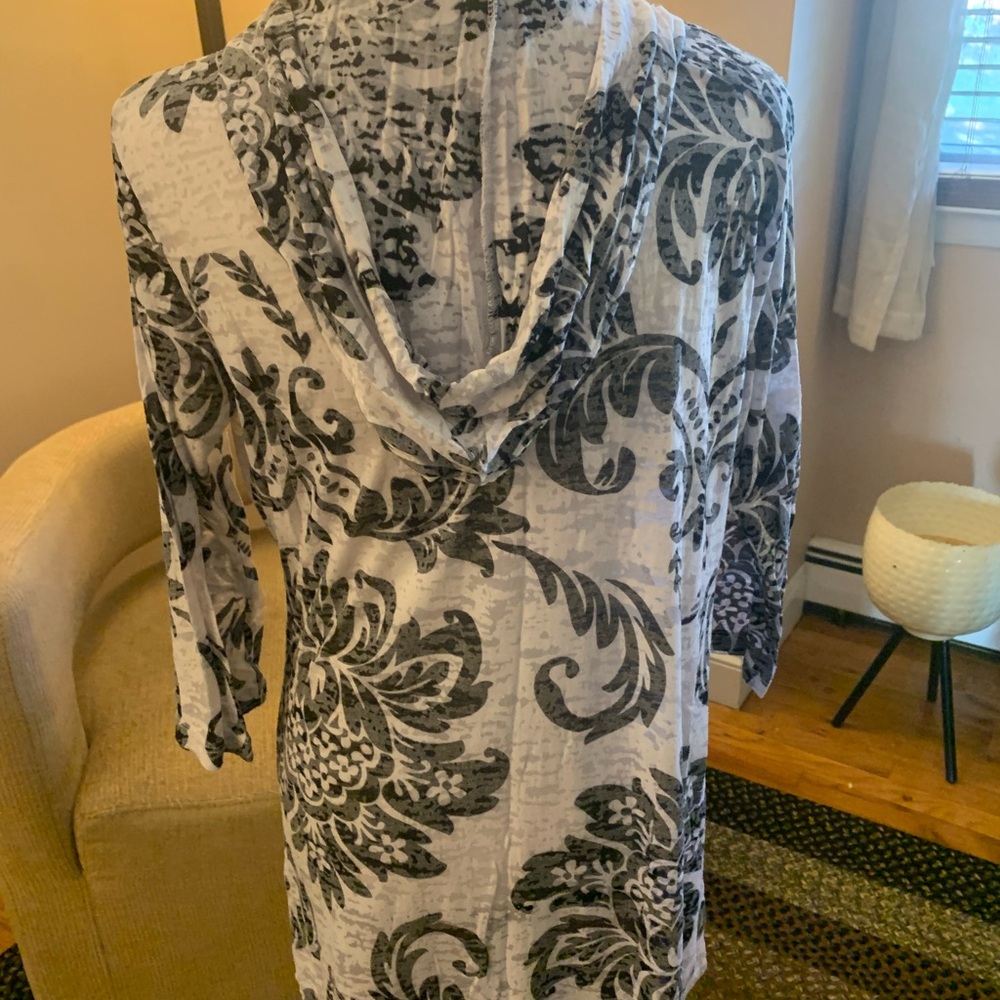 Marika Monochrome Floral Swim Coverup - Picture 4 of 7
